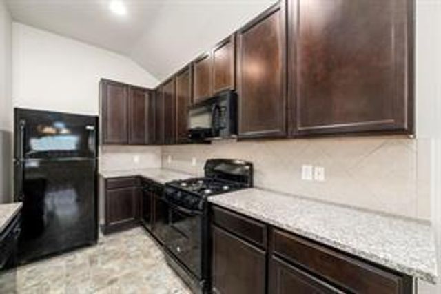 284 Country Crossing Circle, Magnolia, TX 77354