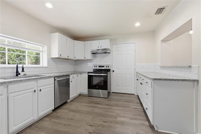 210 WINSLOW AVENUE, Deland, FL 32724
