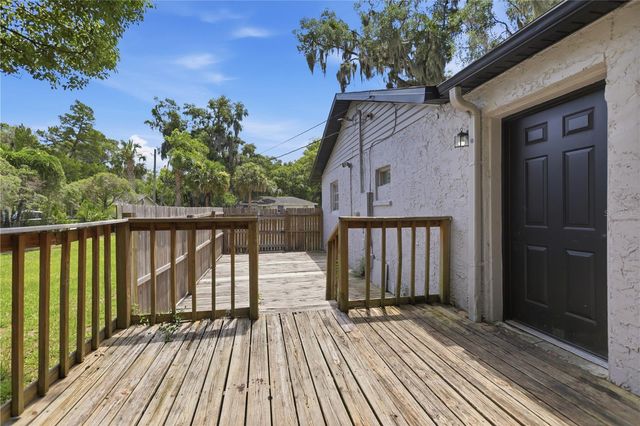 210 WINSLOW AVENUE, Deland, FL 32724