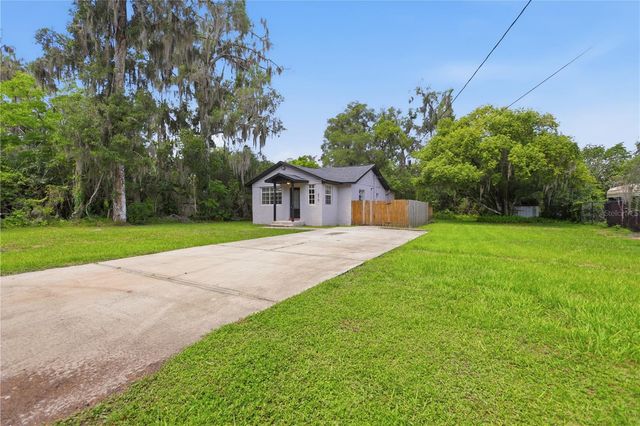 210 WINSLOW AVENUE, Deland, FL 32724