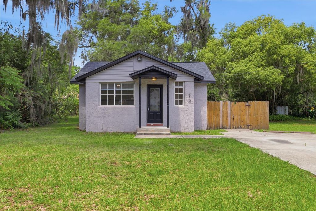 210 WINSLOW AVENUE, Deland, FL 32724