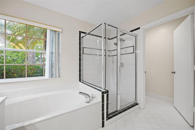 380 Cameron Dr, Weston, FL 33326