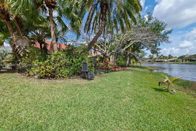 380 Cameron Dr, Weston, FL 33326