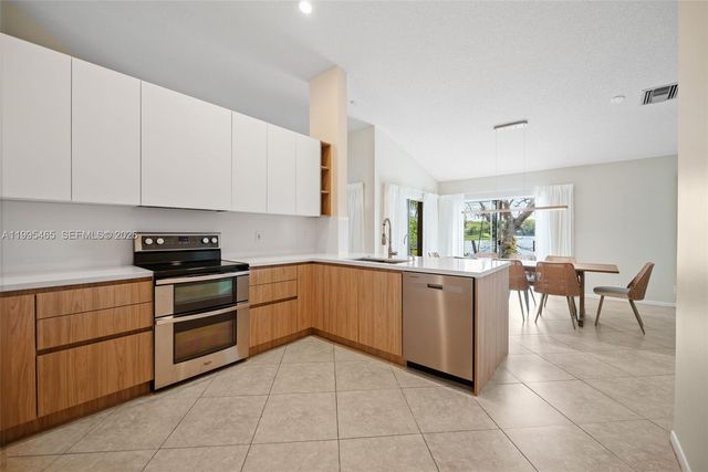 380 Cameron Dr, Weston, FL 33326