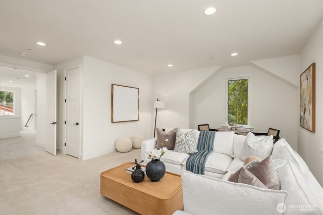 10468 NE 113th Place, Kirkland, WA 98033