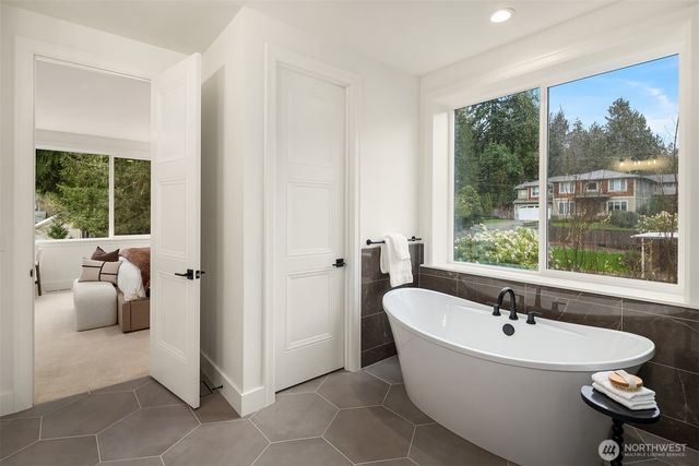 10468 NE 113th Place, Kirkland, WA 98033