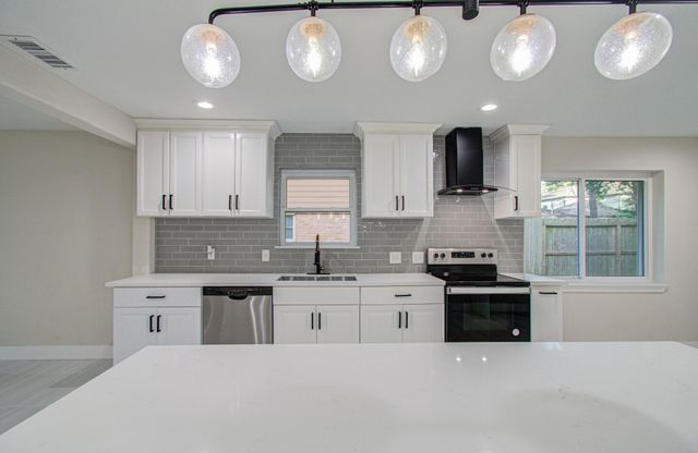 10427 Metronome Drive, Houston, TX 77043