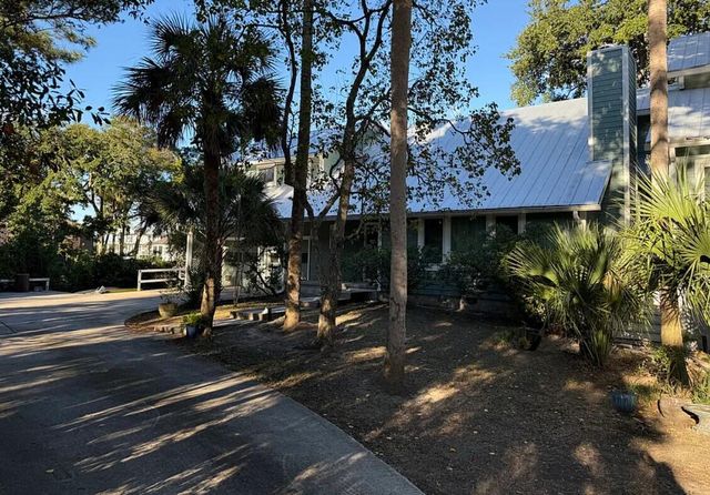 2 Tabby Lane, Isle Of Palms, SC 29451