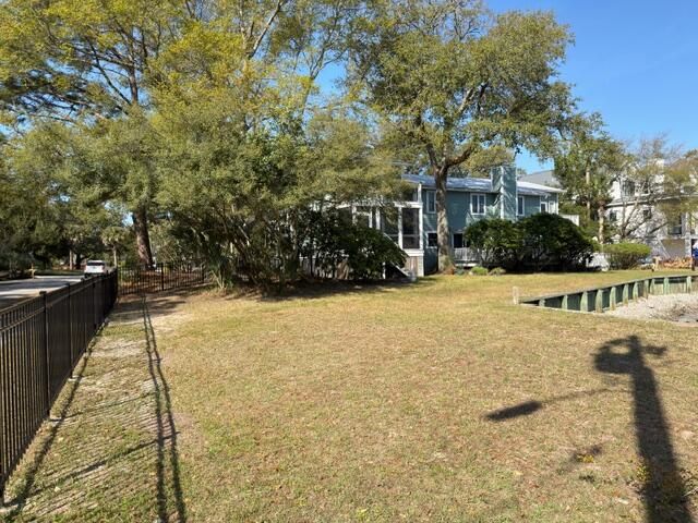 2 Tabby Lane, Isle Of Palms, SC 29451