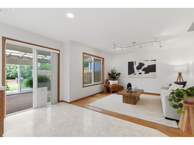 3463 Se MCCARTNEY Ln, Milwaukie, OR 97267