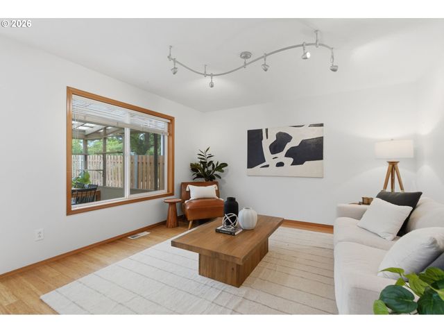 3463 Se MCCARTNEY Ln, Milwaukie, OR 97267