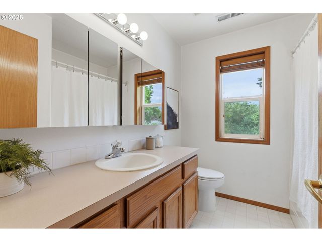 3463 Se MCCARTNEY Ln, Milwaukie, OR 97267