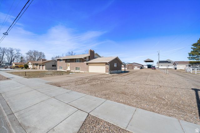 2298 W 800 N, Clinton, UT 84015
