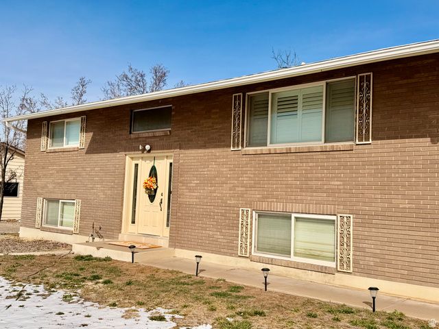 2298 W 800 N, Clinton, UT 84015