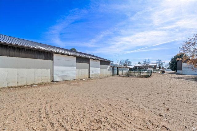 2298 W 800 N, Clinton, UT 84015