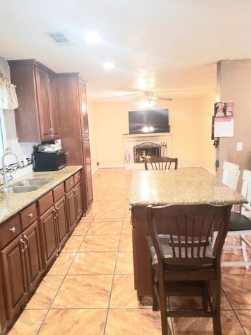 150 W Deodar Lane, Lemoore, CA 93245