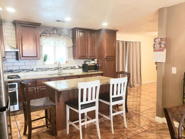 150 W Deodar Lane, Lemoore, CA 93245