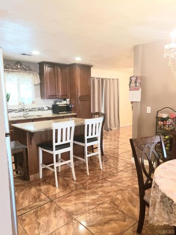 150 W Deodar Lane, Lemoore, CA 93245