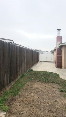 150 W Deodar Lane, Lemoore, CA 93245