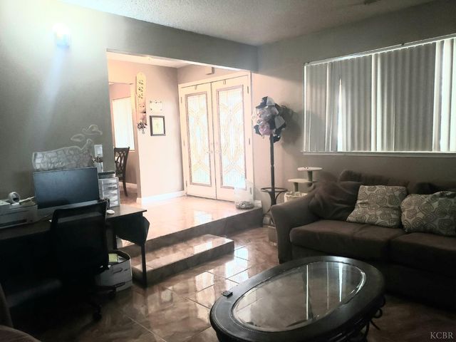 150 W Deodar Lane, Lemoore, CA 93245