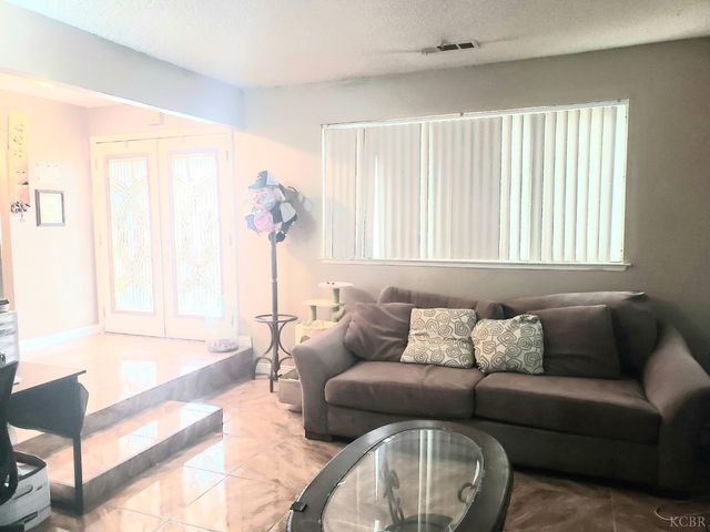 150 W Deodar Lane, Lemoore, CA 93245