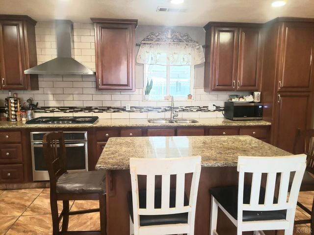 150 W Deodar Lane, Lemoore, CA 93245