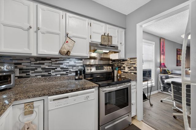 18 Macotera Place, Hot Springs Village, AR 71909