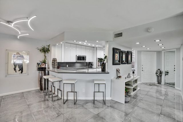 2603 NW 103rd Avenue 401, Sunrise, FL 33322