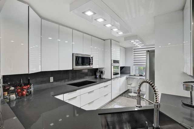 2603 NW 103rd Avenue 401, Sunrise, FL 33322