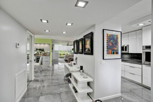 2603 NW 103rd Avenue 401, Sunrise, FL 33322