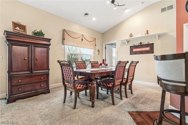 1340 Cascade Circle W, Canton, OH 44708