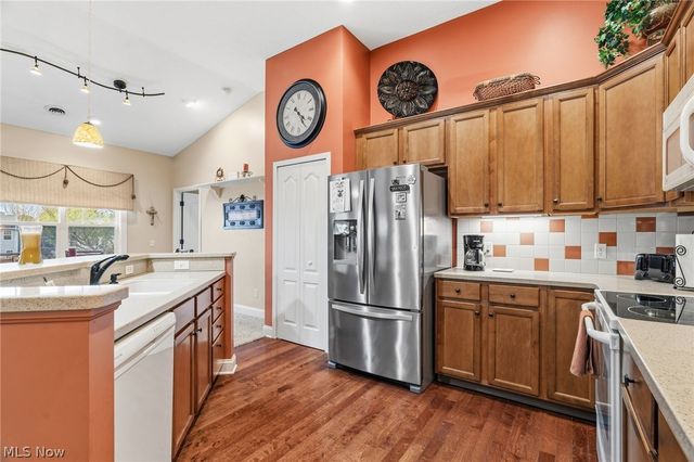 1340 Cascade Circle W, Canton, OH 44708