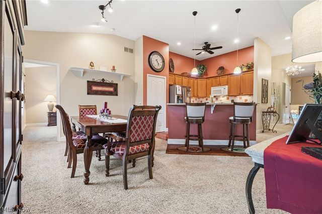 1340 Cascade Circle W, Canton, OH 44708