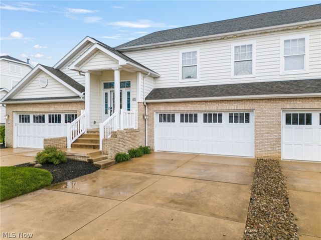 1340 Cascade Circle W, Canton, OH 44708