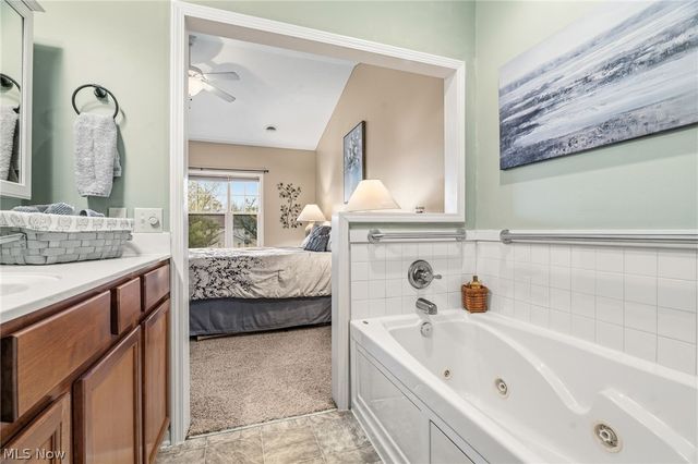 1340 Cascade Circle W, Canton, OH 44708
