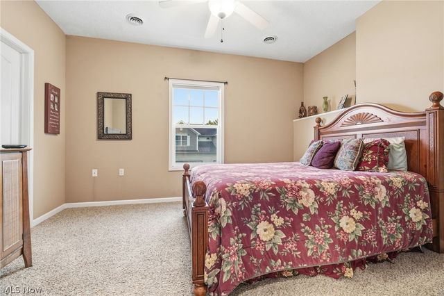 1340 Cascade Circle W, Canton, OH 44708