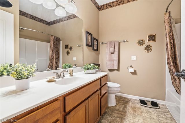 1340 Cascade Circle W, Canton, OH 44708