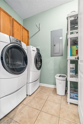 1340 Cascade Circle W, Canton, OH 44708