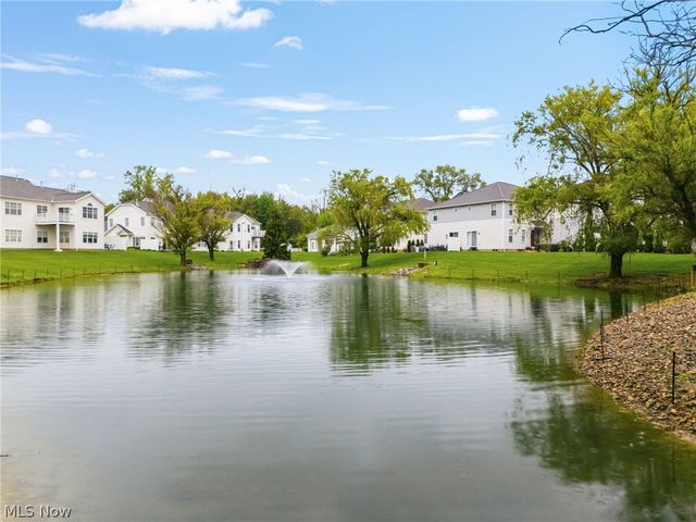 1340 Cascade Circle W, Canton, OH 44708