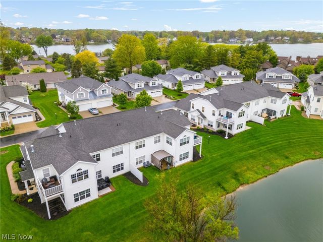 1340 Cascade Circle W, Canton, OH 44708
