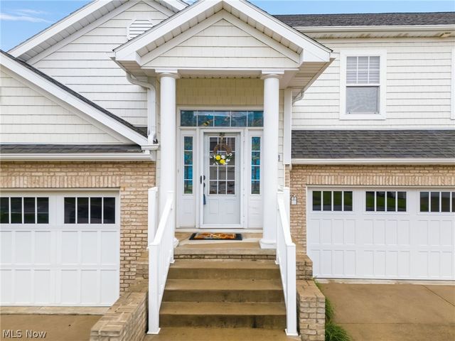 1340 Cascade Circle W, Canton, OH 44708