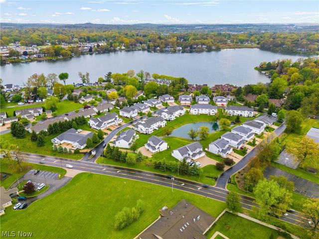 1340 Cascade Circle W, Canton, OH 44708