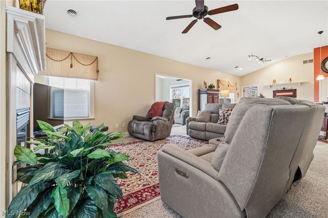1340 Cascade Circle W, Canton, OH 44708