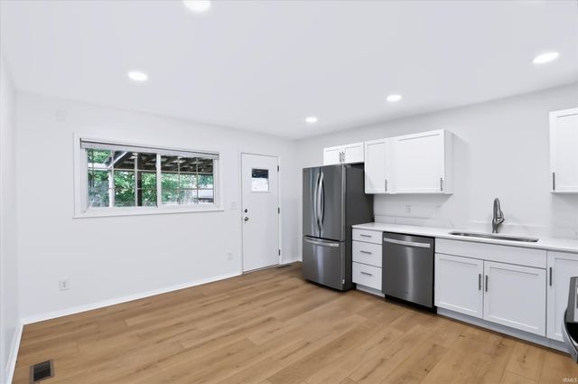 3321 N Stoneycrest Road, Bloomington, IN 47404