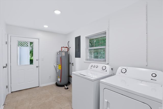 3321 N Stoneycrest Road, Bloomington, IN 47404