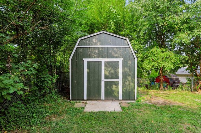 3321 N Stoneycrest Road, Bloomington, IN 47404