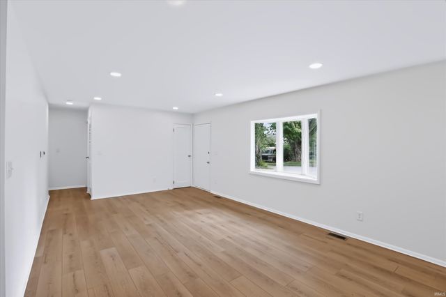 3321 N Stoneycrest Road, Bloomington, IN 47404