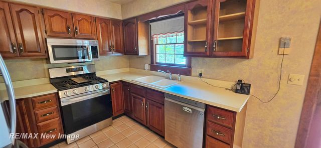 4445 Eastport Drive, Bridgeport, MI 48722