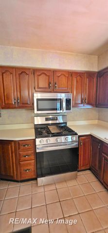 4445 Eastport Drive, Bridgeport, MI 48722