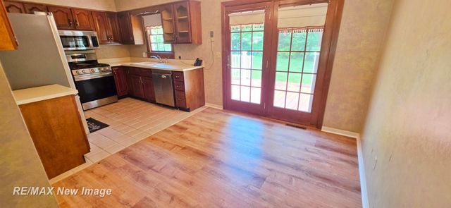 4445 Eastport Drive, Bridgeport, MI 48722